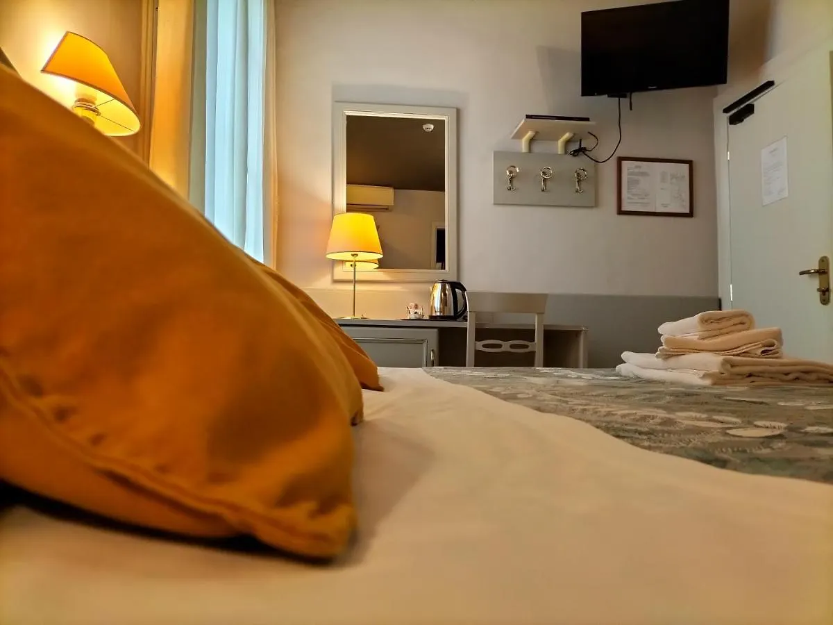 Hotel Camilla Firenze 3*, Florencie